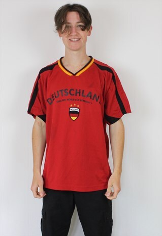 VINTAGE GERMANY FOOTBALL SHIRT IN RED WITH PRINT LOGO.