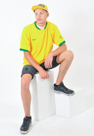 VINTAGE NIKE JERSEY IN YELLOW