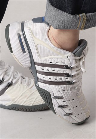 ADIDAS TRAINERS RARE UK 10.5 , US 11 (ADCI)
