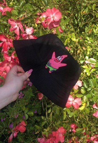 BLACK PATRICK STAR RAVE BUCKET HAT