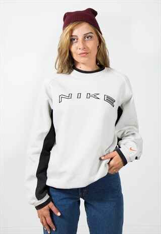 VINTAGE NIKE SWEATSHIRT / S1674