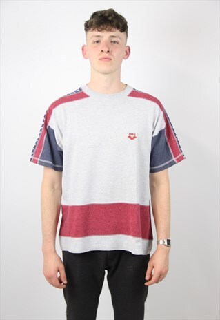 VINTAGE ARENA TSHIRT