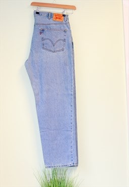 Vintage Curvy Stonewashed Blue Levi's Mom Jeans 