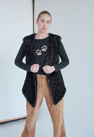 VINTAGE RELAXED FIT SLEEVELESS FLUFFY SWEATER VEST IN BLACK