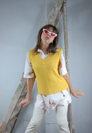 VINTAGE 80'S CROCHET KNITTED LIGHT FESTIVAL VEST IN YELLOW