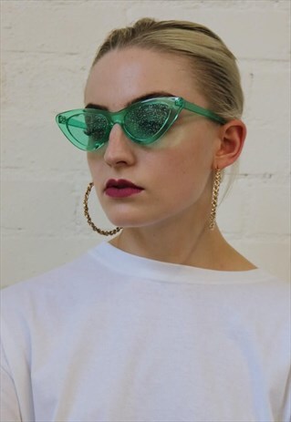 CAT EYE TINTED SUNGLASSES WITH GLITTER LENSES