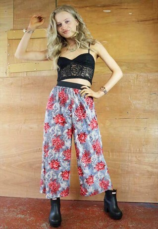 ROCK THE ROSES PRINT CROP PANTS