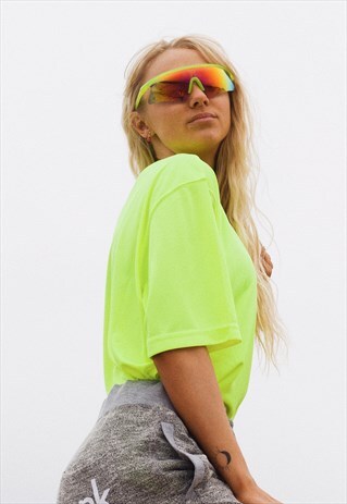 SHORT-SLEEVED NEON YELLOW LIGHTWEIGHT BOARD SPORTS TSHIRT
