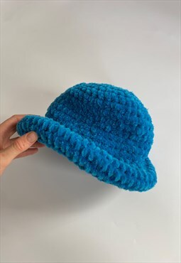 Funky Y2K vintage blue crochet bucket hat