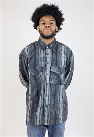 VINTAGE 90'S GREY AND BLACK PATTERNED FLANNEL SHIRT