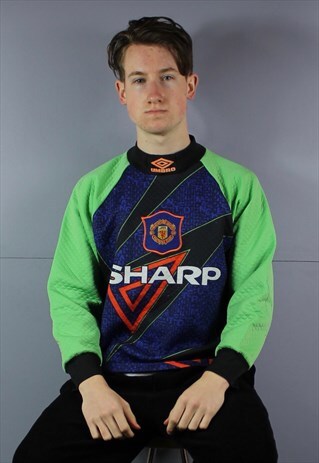 VINTAGE MANCHESTER UNITED GOALKEEPER FOOTBALL SHIRT IN GREEN