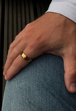 POLISHED GOLD BAND RING