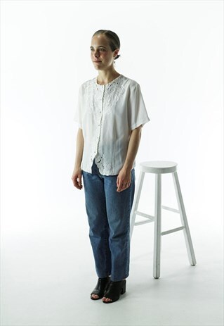 SHORT SLEEVE WHITE SILKY BLOUSE / EMBROIDERED DETAILS TOP