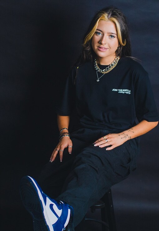 garment image