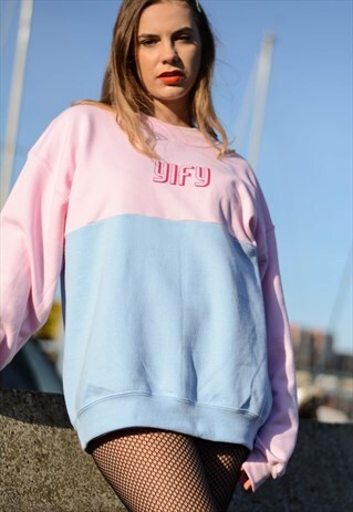 SPLIT TONE SWEATSHIRT IN PASTEL WITH GRAPHIC LOGO