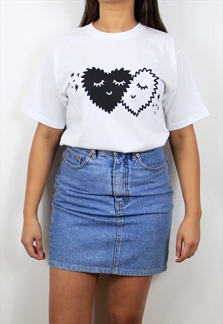 FUZZY HEARTS T SHIRT IN WHITE