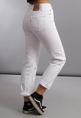 VINTAGE LEVI'S HIGH WAISTED JEANS Q09