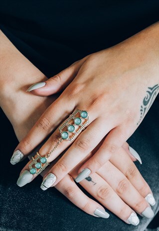 PUNK STYLE FINGER RING WITH GREEN GEM BEADS