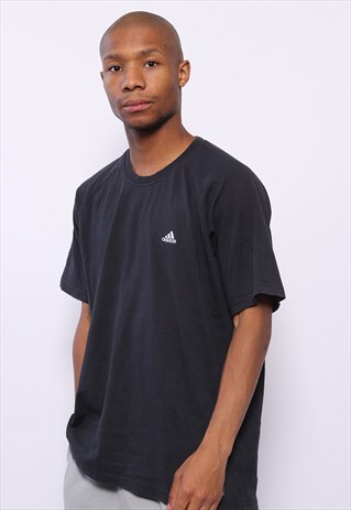 VINTAGE ADIDAS CHEST LOGO T-SHIRT BLACK