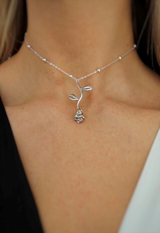 THE SILVER ROSE FULL MOON CHOKER