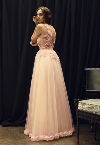 LONG NET SKIN COLOUR EVENING DRESS DECORATED WITH FLOWERS