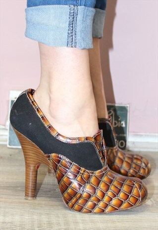 90S VINTAGE VIVIENNE WESTWOOD SHOES BROWN LEATHER HEELS
