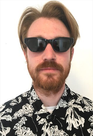 VINTAGE 90S BLACK SLEEK WAYFARER STYLE SUNGLASSES
