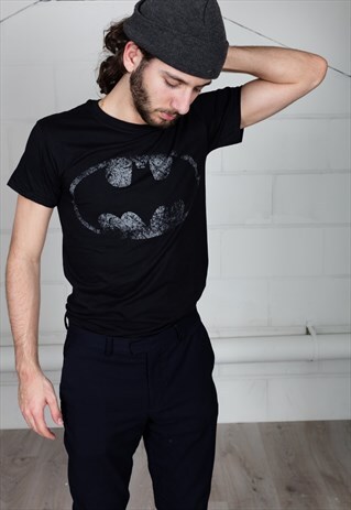 DC COMICS BATMAN DISTRESSED SILVER LOGO UNISEX T-SHIRT