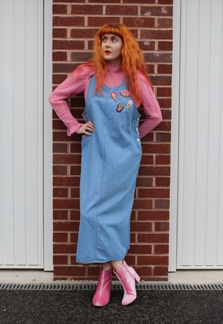 VINTAGE REWORKED 90S DENIM PINAFORE DRESS WITH PINK BADGES