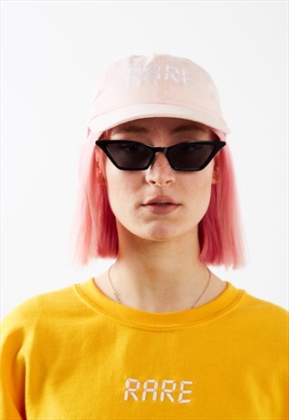 BLACK POINTY FRAME SUNGLASSES