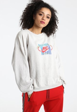 90S NIKE EMBROIDERED LOGO SWEATSHIRT