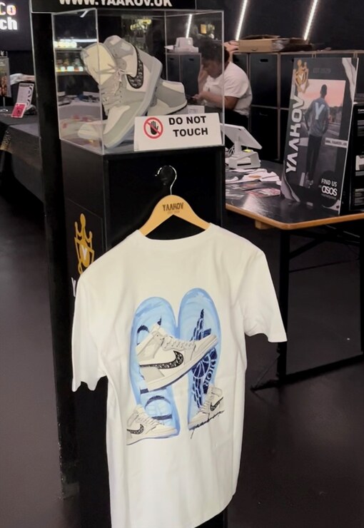 garment image