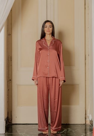 Pigiama in Satin Rosa scuro Pantaloni, giacca e Kit Notte