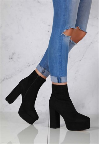 BLOCK HEEL PLATFORM ANKLEBOOT IN BLACK SUEDE