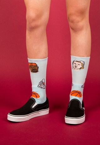 WHITE MEN BLUE SOCKS
