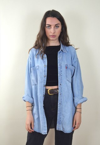 90S VINTAGE LEVI'S LIGHT BLUE DENIM SHIRT