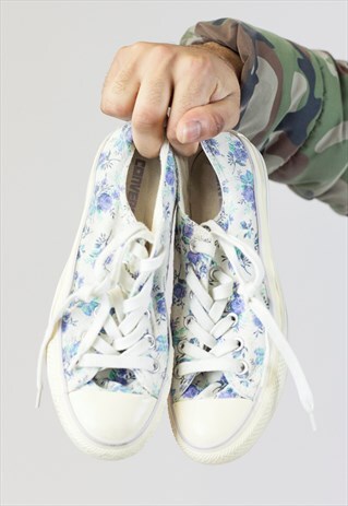 VINTAGE CONVERSE FLOWER PATTERNED TRAINERS