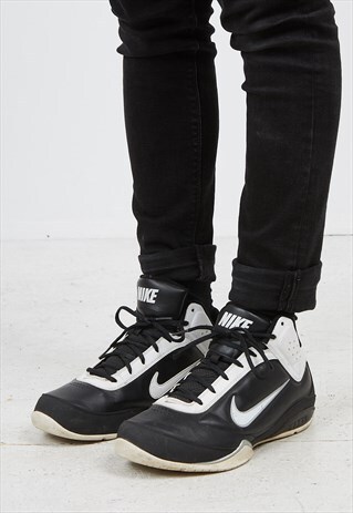 VINTAGE BLACK WHITE NIKE LEATHER TRAINERS