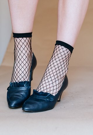 VINTAGE 80S DARK BLUE RUFFLE HEELS