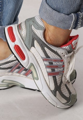 ADIDAS TRAINERS UK 7.5 , US 9 (B4L)