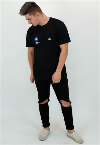 VINTAGE ADIDAS T-SHIRT