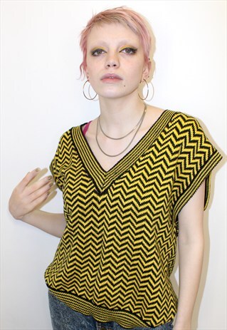 90S VINTAGE BLACK YELLOW ZIG ZAG SLOUCHY V NECK JUMPER TOP