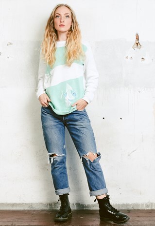 VINTAGE 80S UGLY WHITE FISH PATCH JUMPER