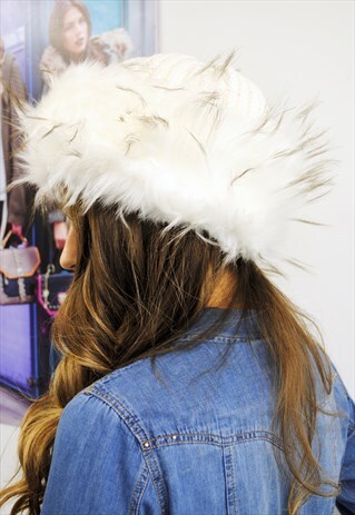 MIKA LUXURY WHITE WOOLLY BEANIE HAT WITH FAUX FUR TRIM