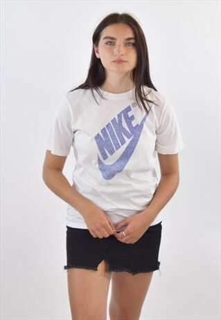 VINTAGE 90S WHITE NIKE CREW NECK T SHIRT