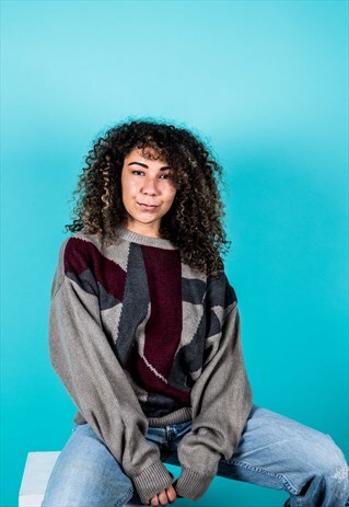 VINTAGE 1980S JUMPER IN A GREY AND PURPLE PATTERN