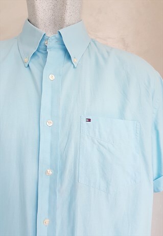 VINTAGE TOMMY HILFIGER SHORT SLEEVES SHIRT IN LIGHT BLUE