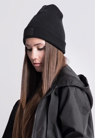 BLACK EMBLEM WINTER BEANIE