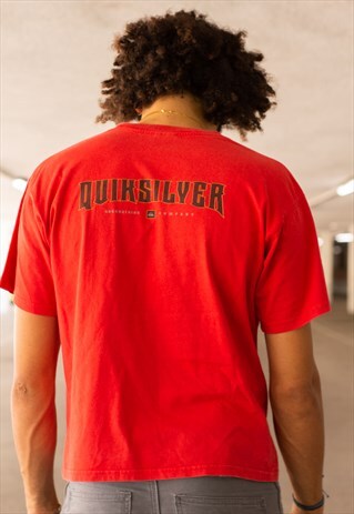 VINTAGE 90'S QUIKSILVER T SHIRT IN RED