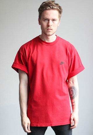 VINTAGE NIKE T-SHIRT